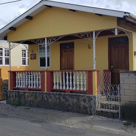 Roseau Hostel & Beach Front Property Exterior foto